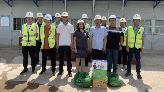 我為群眾辦實(shí)事 | 規(guī)劃設(shè)計(jì)院工會開展“夏送清涼進(jìn)工地”慰問活動